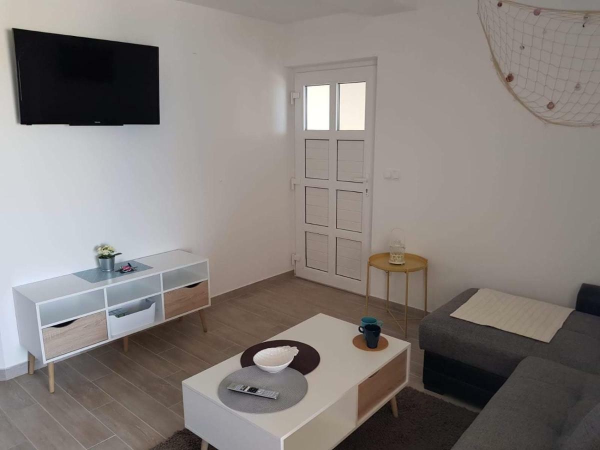 Steffano Apartamento Karlobag Exterior foto