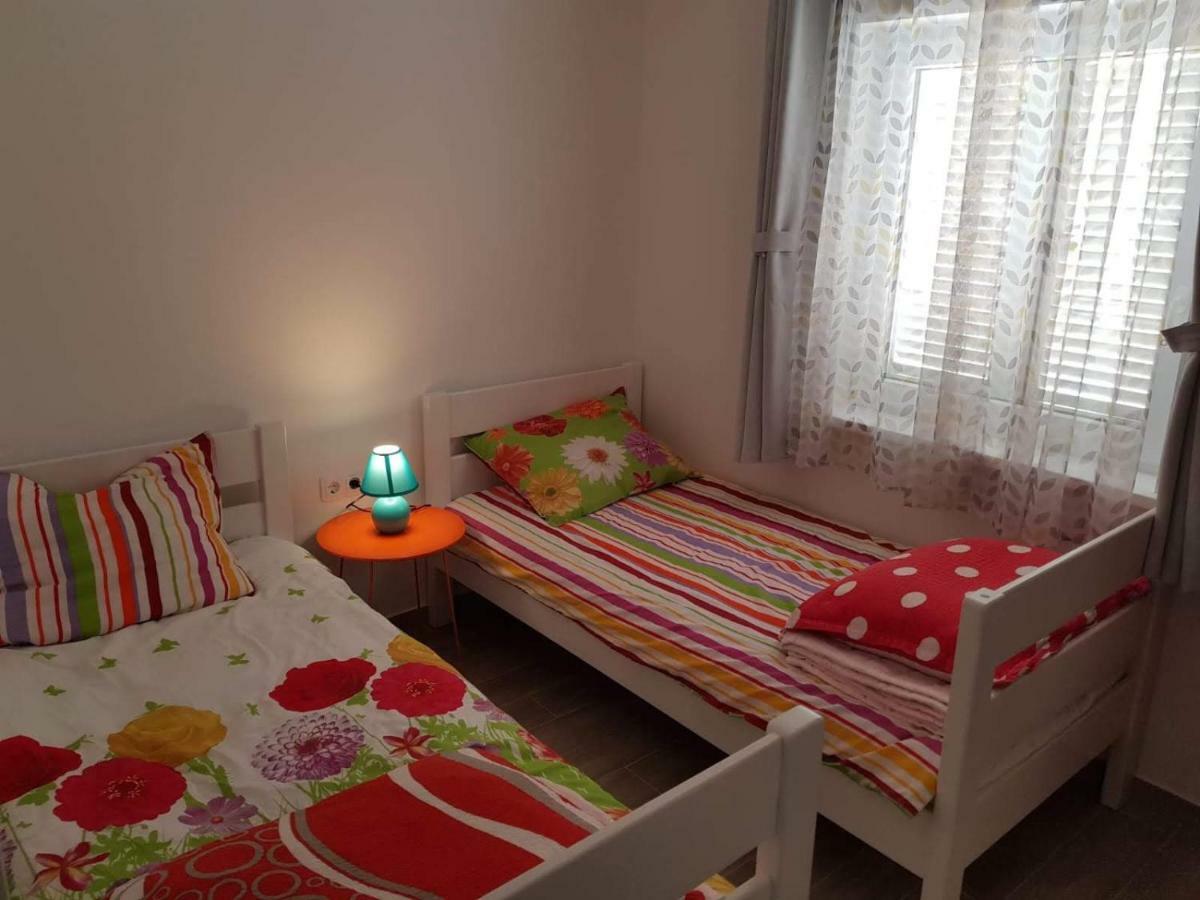Steffano Apartamento Karlobag Exterior foto