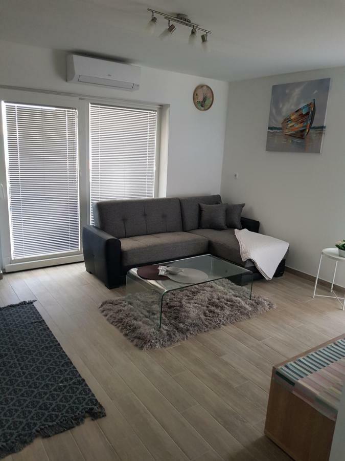 Steffano Apartamento Karlobag Exterior foto
